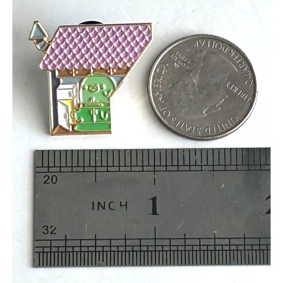 Bright Bat Design Pin Haunted House Blind Enamel  Lapel Pin Blob Halloween - Picture 2 of 3